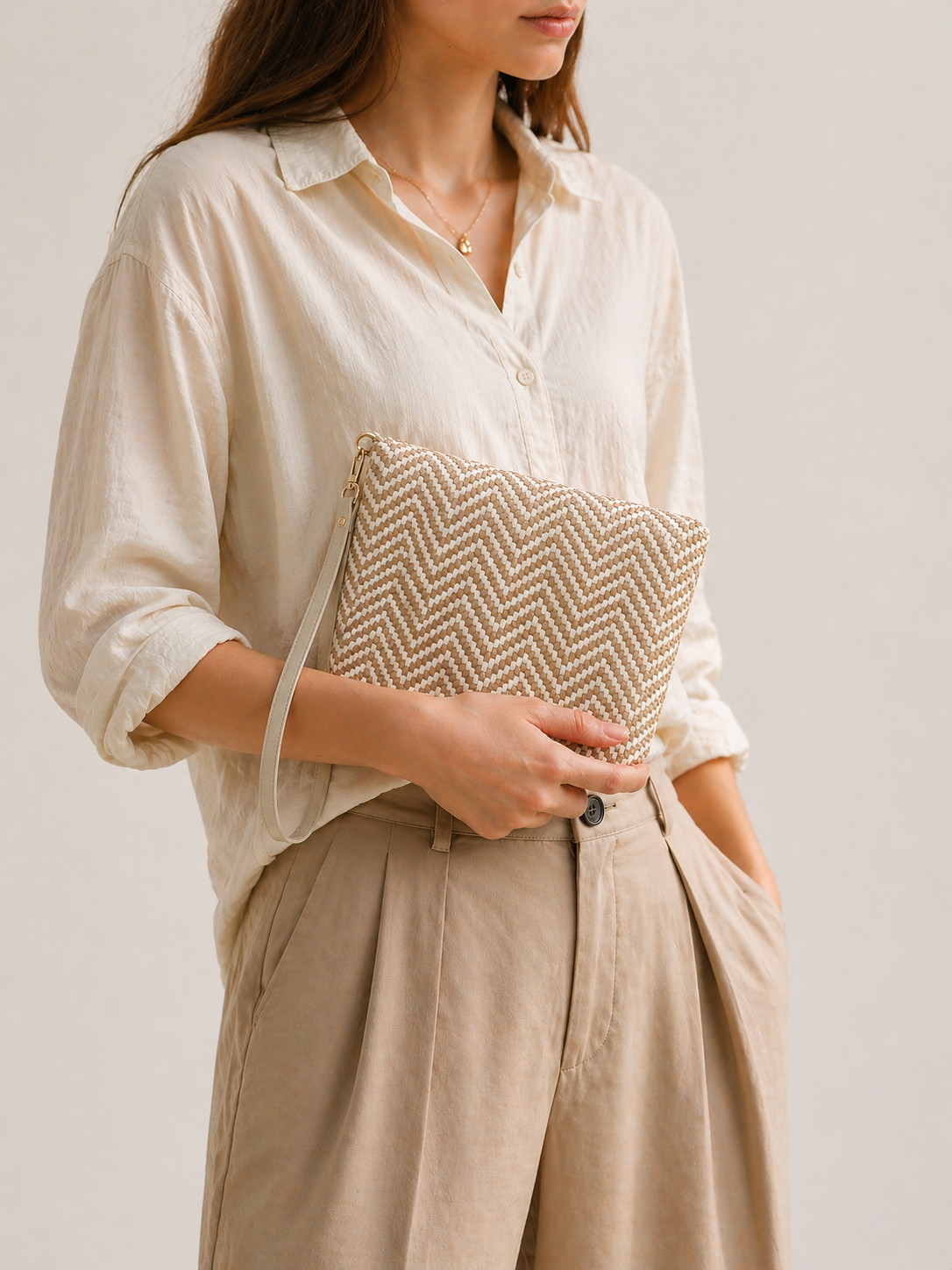 Clutch Çanta – Modern Dokulu Tasarım, Şık & Günlük Kullanım Nude