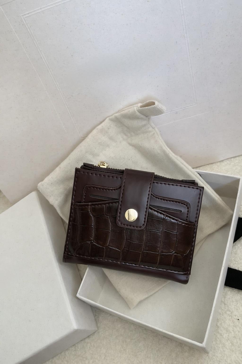 Madamra Ayrılabilir Kartlıklı Kadın Cüzdan – Şık, Orta Boy ve Fonksiyonel Kahverengi