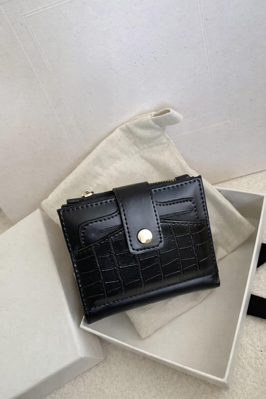 Madamra Ayrılabilir Kartlıklı Kadın Cüzdan – Şık, Orta Boy ve Fonksiyonel Siyah