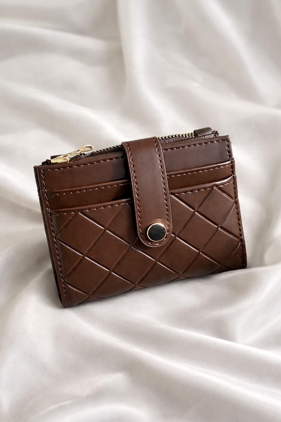 Madamra Kapitone Kadın Cüzdan – Şık, ve Fonksiyonel Kahverengi