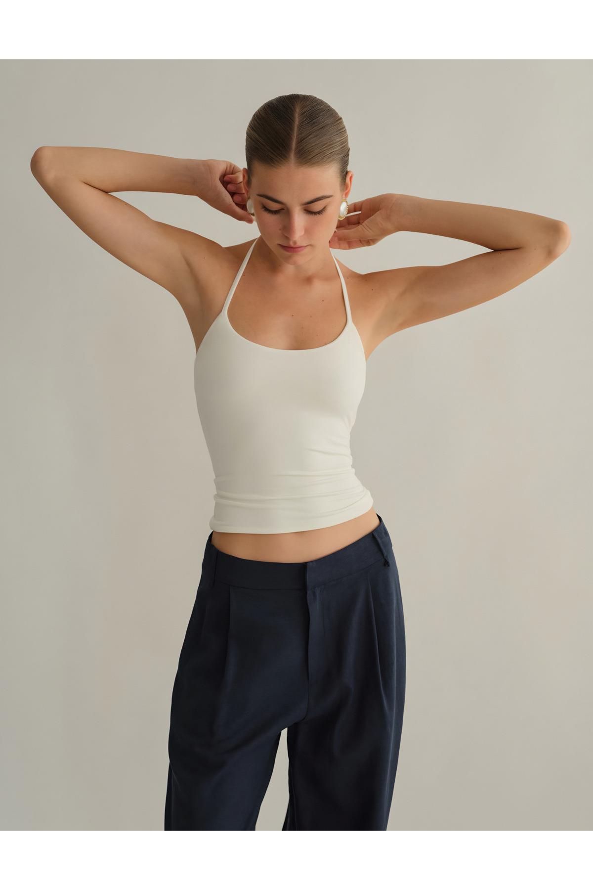 Ekru Halter Yaka Pamuklu Boyundan Bağlamalı Üst Bluz