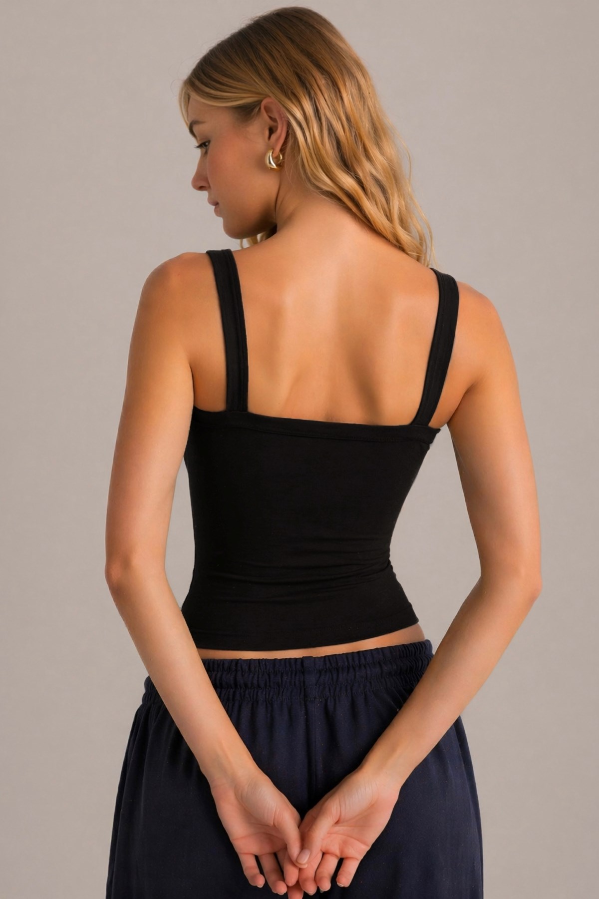 Siyah Ribana Askılı Top-Slim Fit Kadın Atlet