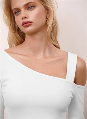 Beyaz Asimetrik Yaka Uzun Kollu Çift Kat Pamuklu Likralı Bluz