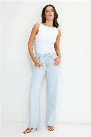 Beyaz Kayık Yaka Pamuklu Bluz