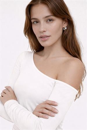 Ekru Asimetrik Yaka Tek Omuz Çift Kat Pamuklu Bluz