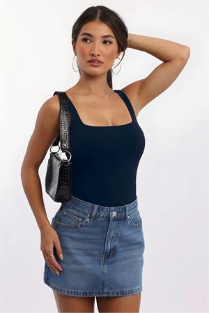 Kare Yaka Pamuklu Askılı Bluz