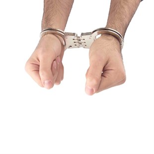 Menteşeli Polis Kelepçesi Vurgun