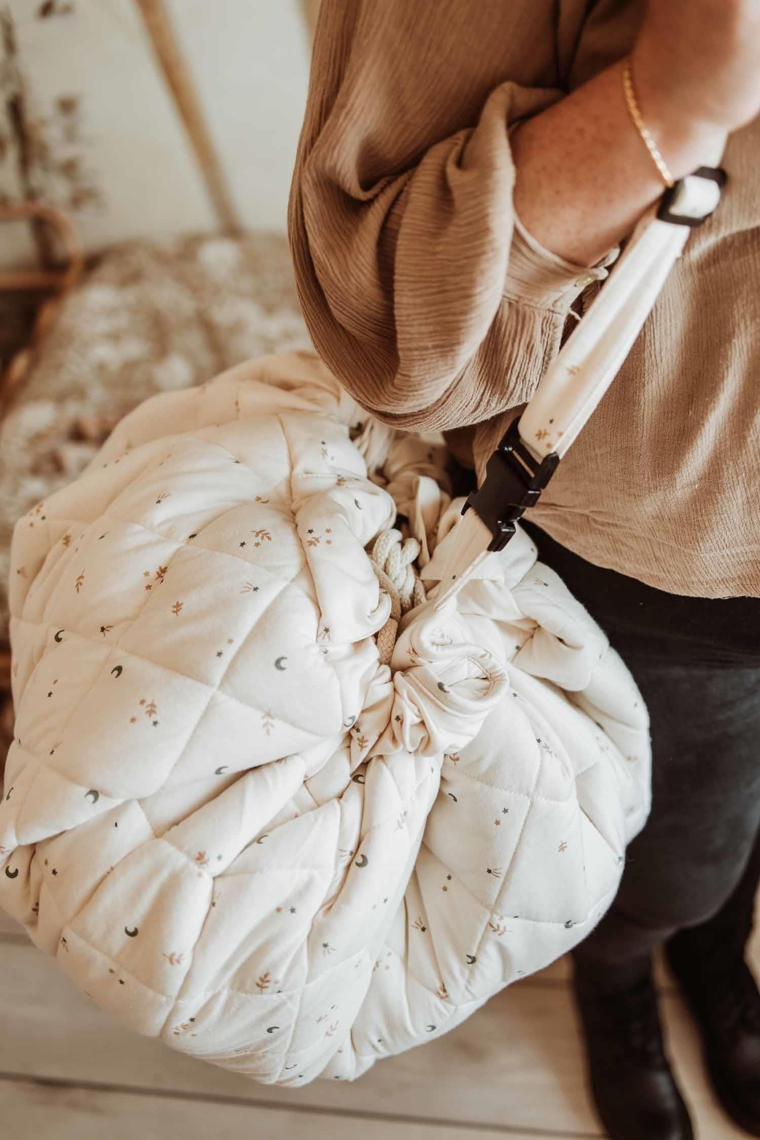 Oyun Matı, Soft Organic Moon