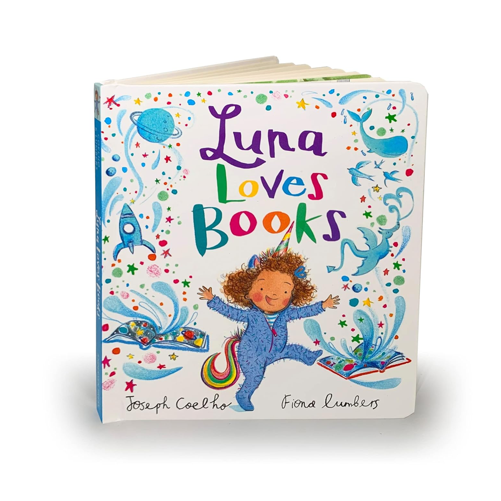 Luna Loves Books