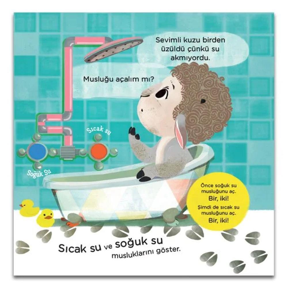 Sevimli Kuzu Kırpık İle Banyo Zamanı