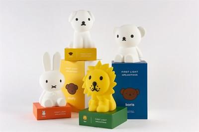 Lion Lamba First Light