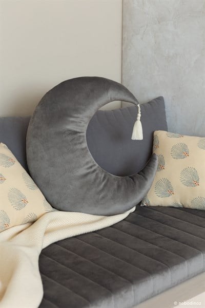 Pierrot Moon Kadife Yastık, Slate Grey