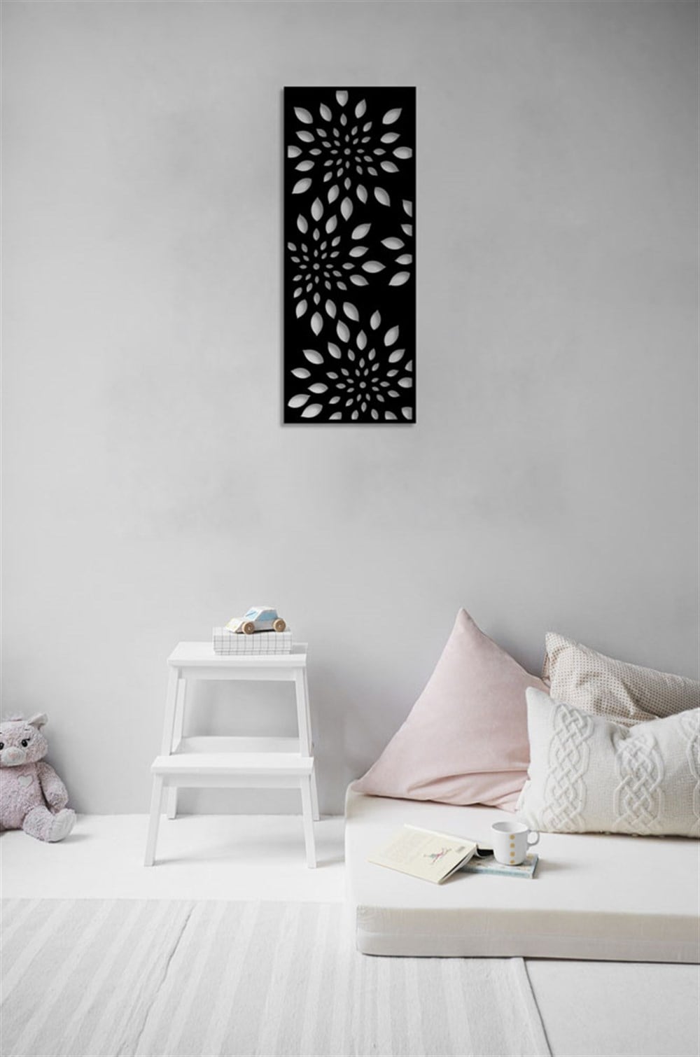 Çiçek ve Yaprak Desenli Metal Tablo