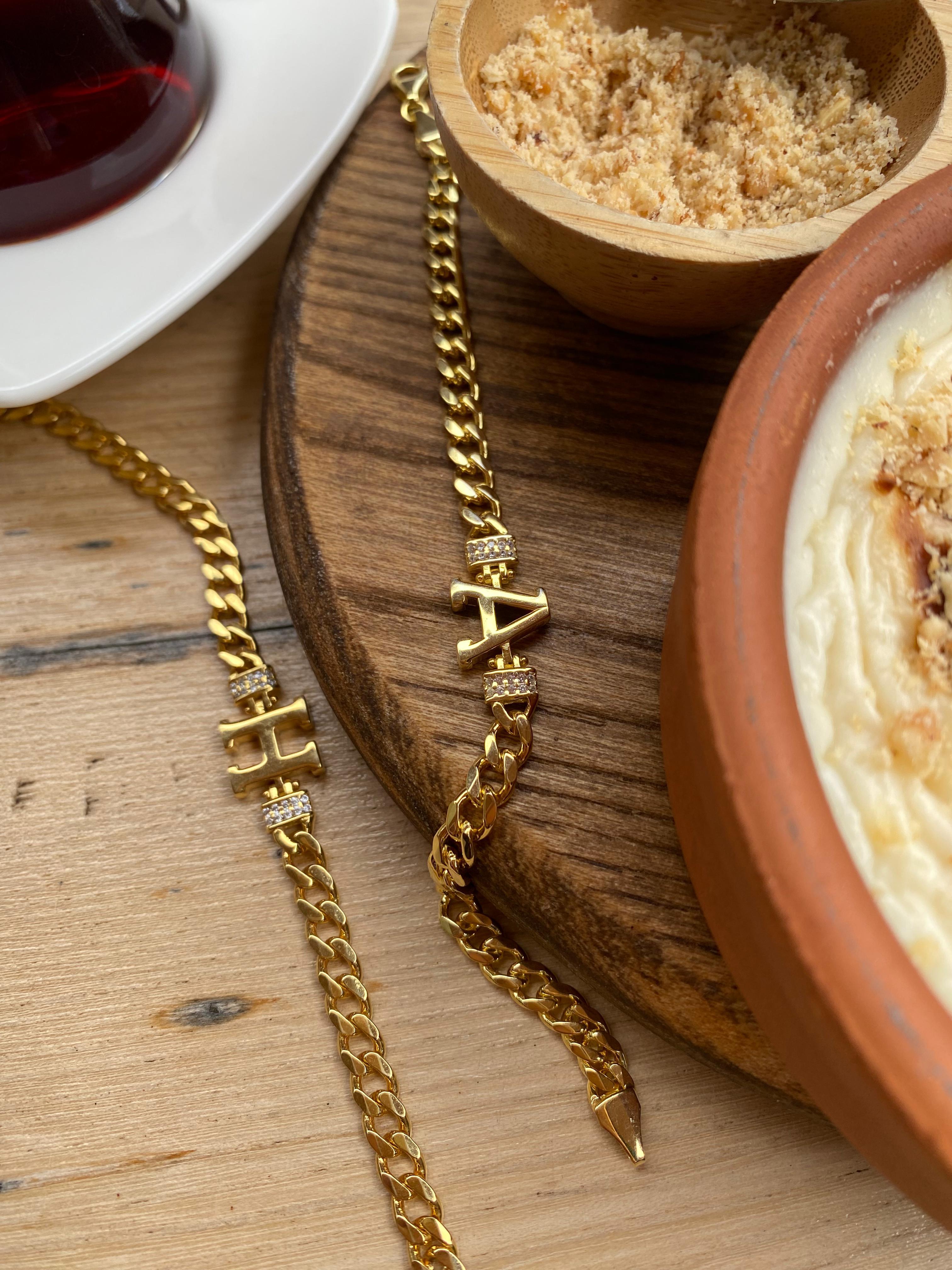 Kadın Gümüş Gold Harfli Zincir Bileklik