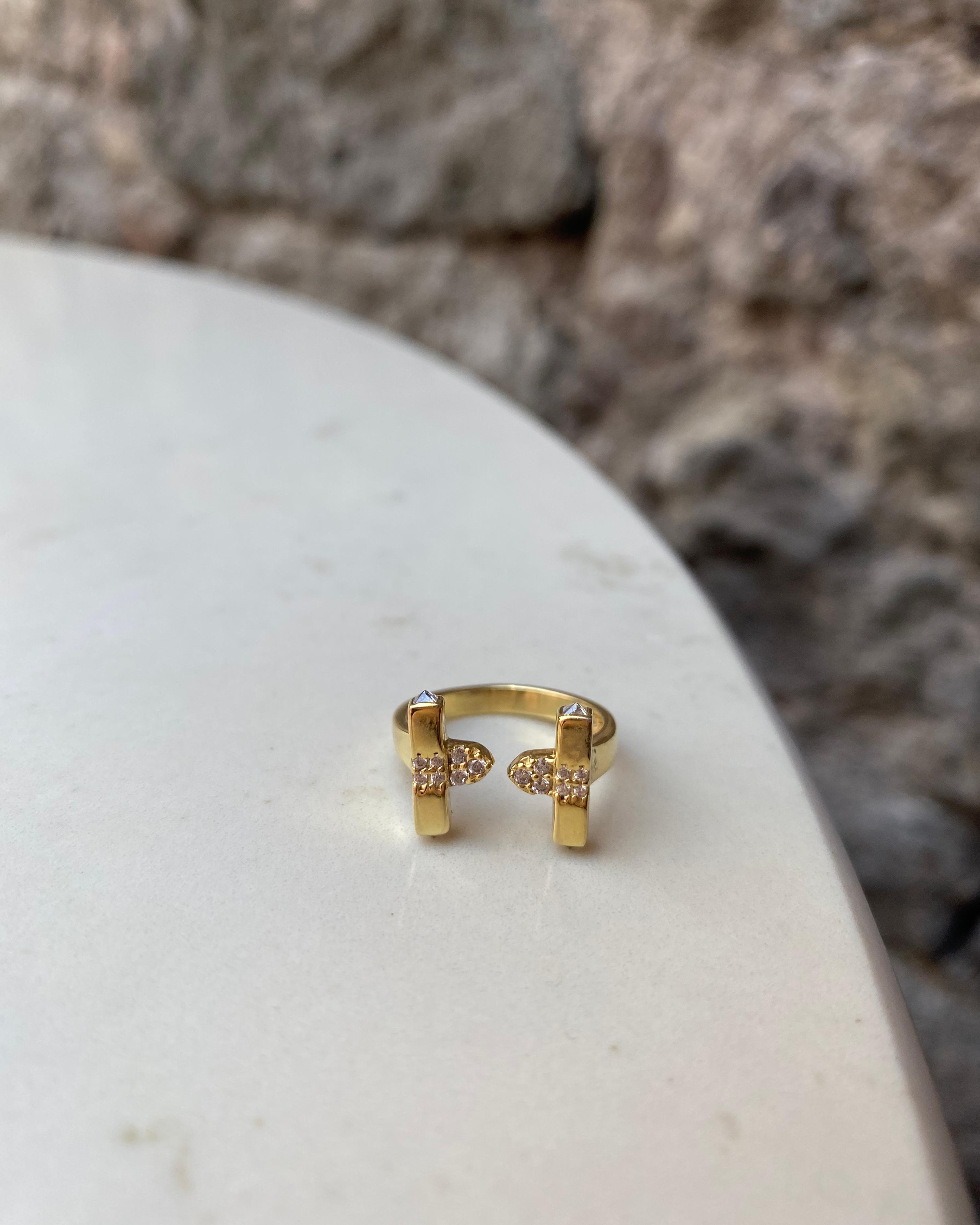 Kadın Gümüş Gold Zirkon Taşlı Tasarım Yüzük