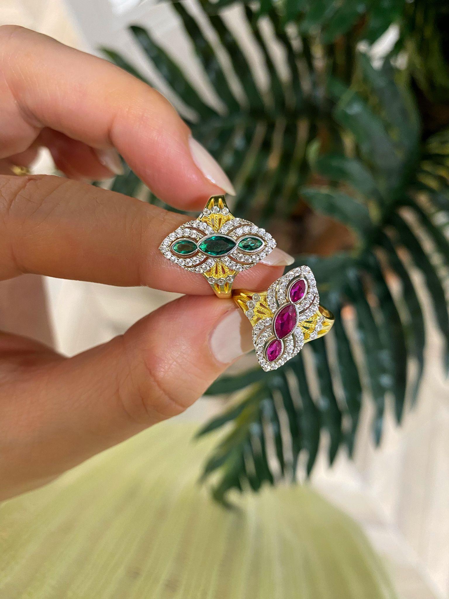 Kadın Gümüş Renkli Zirkon Taşlı Tasarım Yüzük 