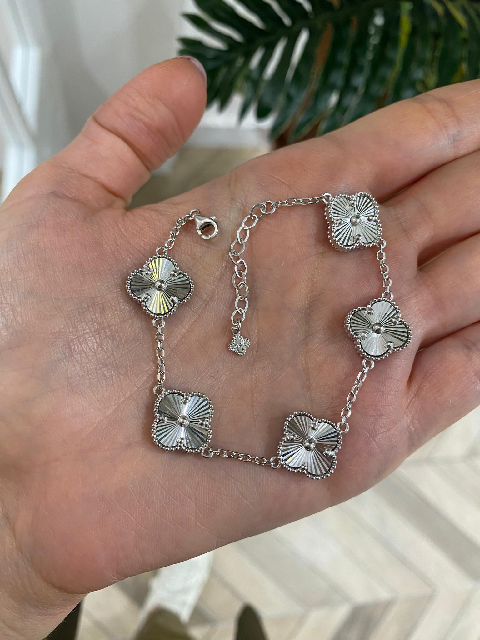 Kadın Gümüş Beş Yoncalı Bileklik