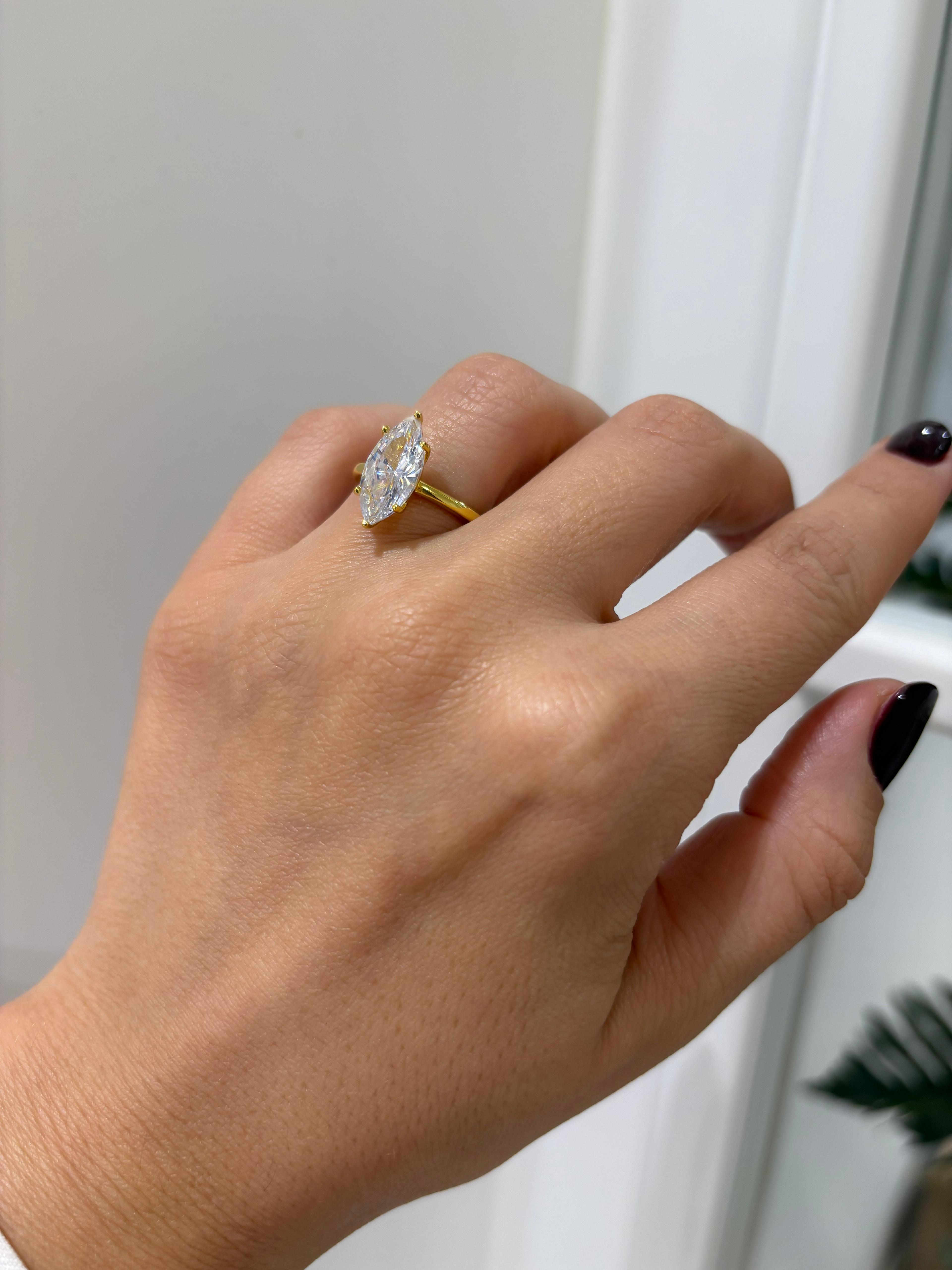 Kadın Gümüş Damla Tektaş Yüzük 