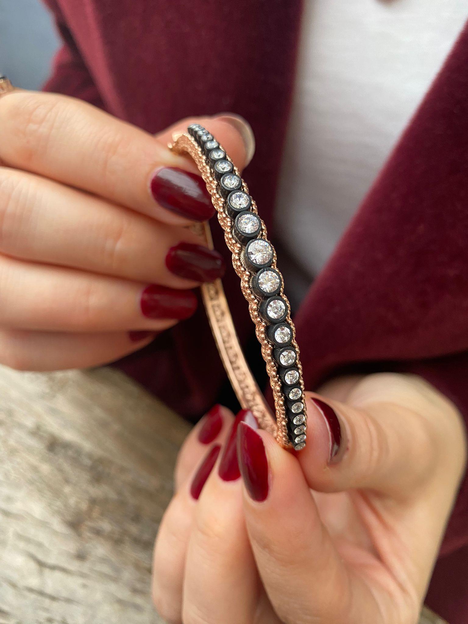 Kadın Gümüş Elmas Montür Kelepçeli Bileklik 4147