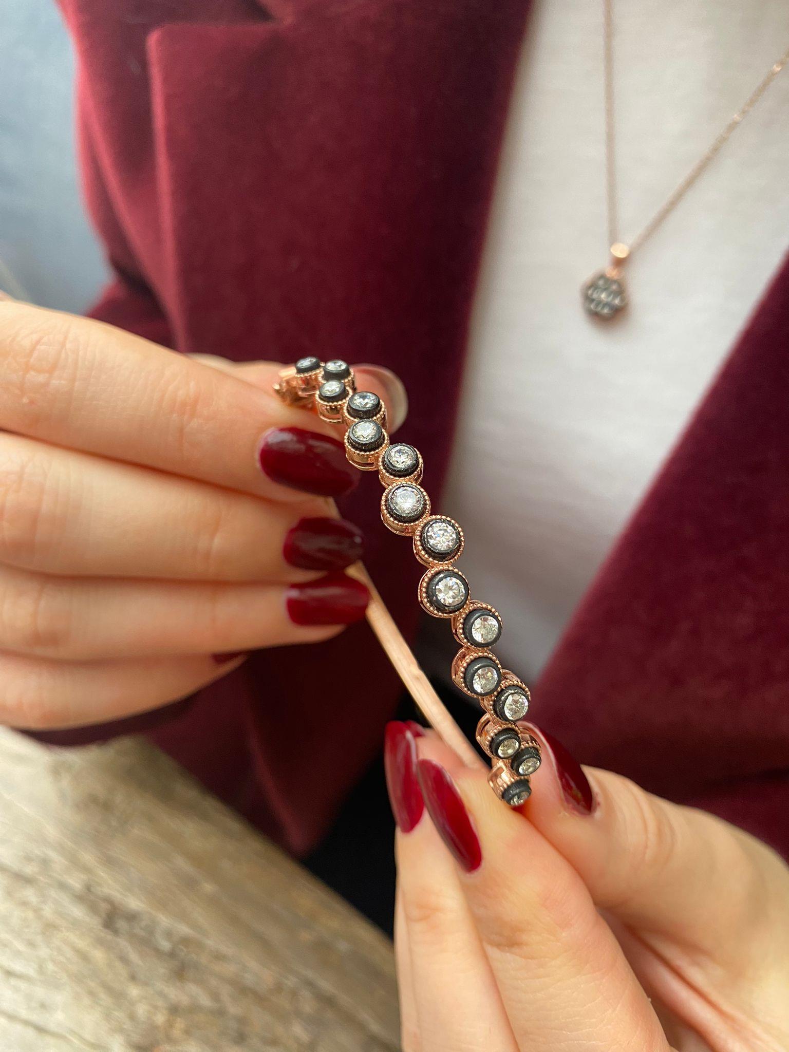 Kadın Gümüş Elmas Montür Kelepçeli Bileklik 3339