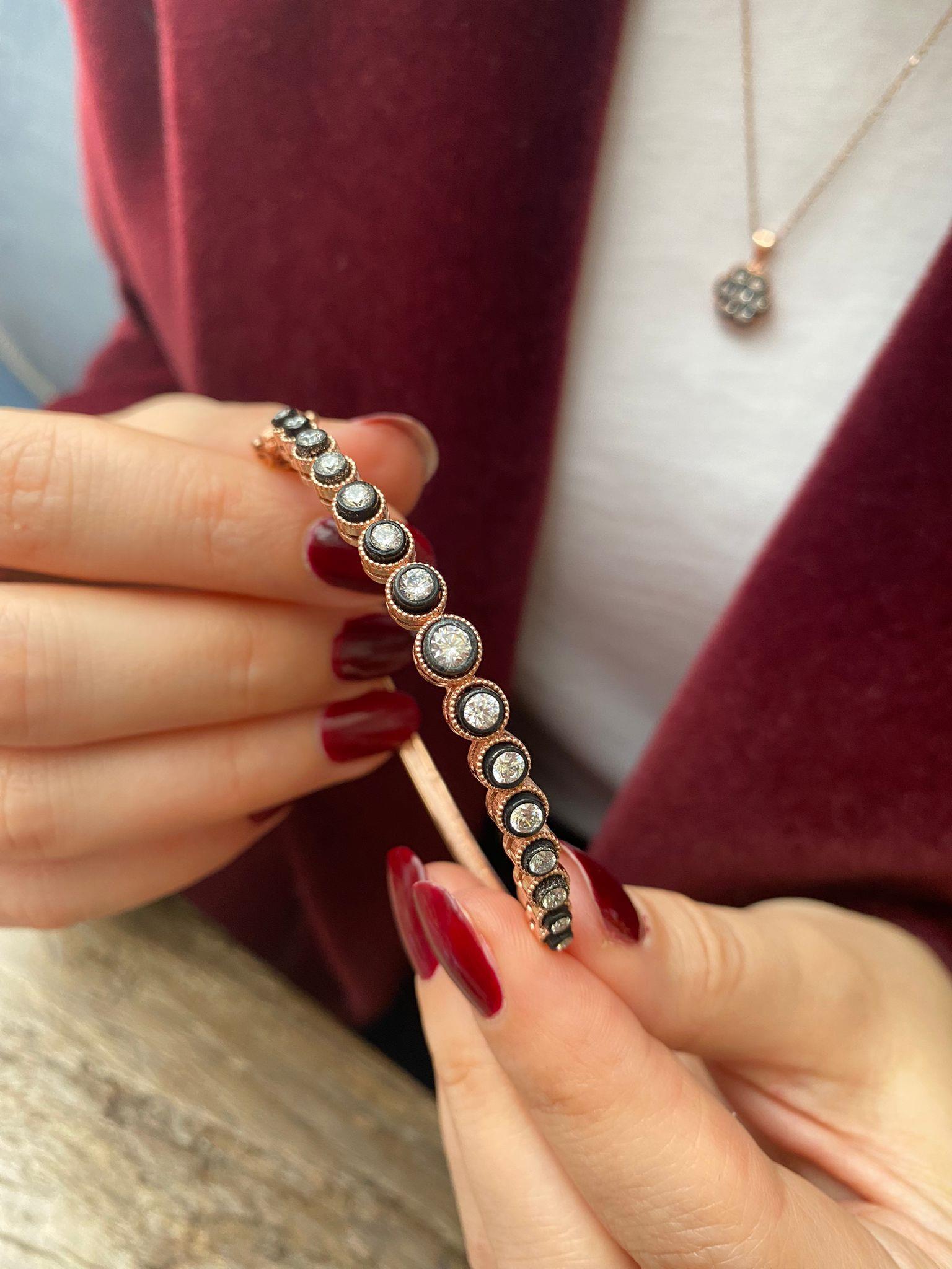 Kadın Gümüş Elmas Montür Kelepçeli Bileklik 4757