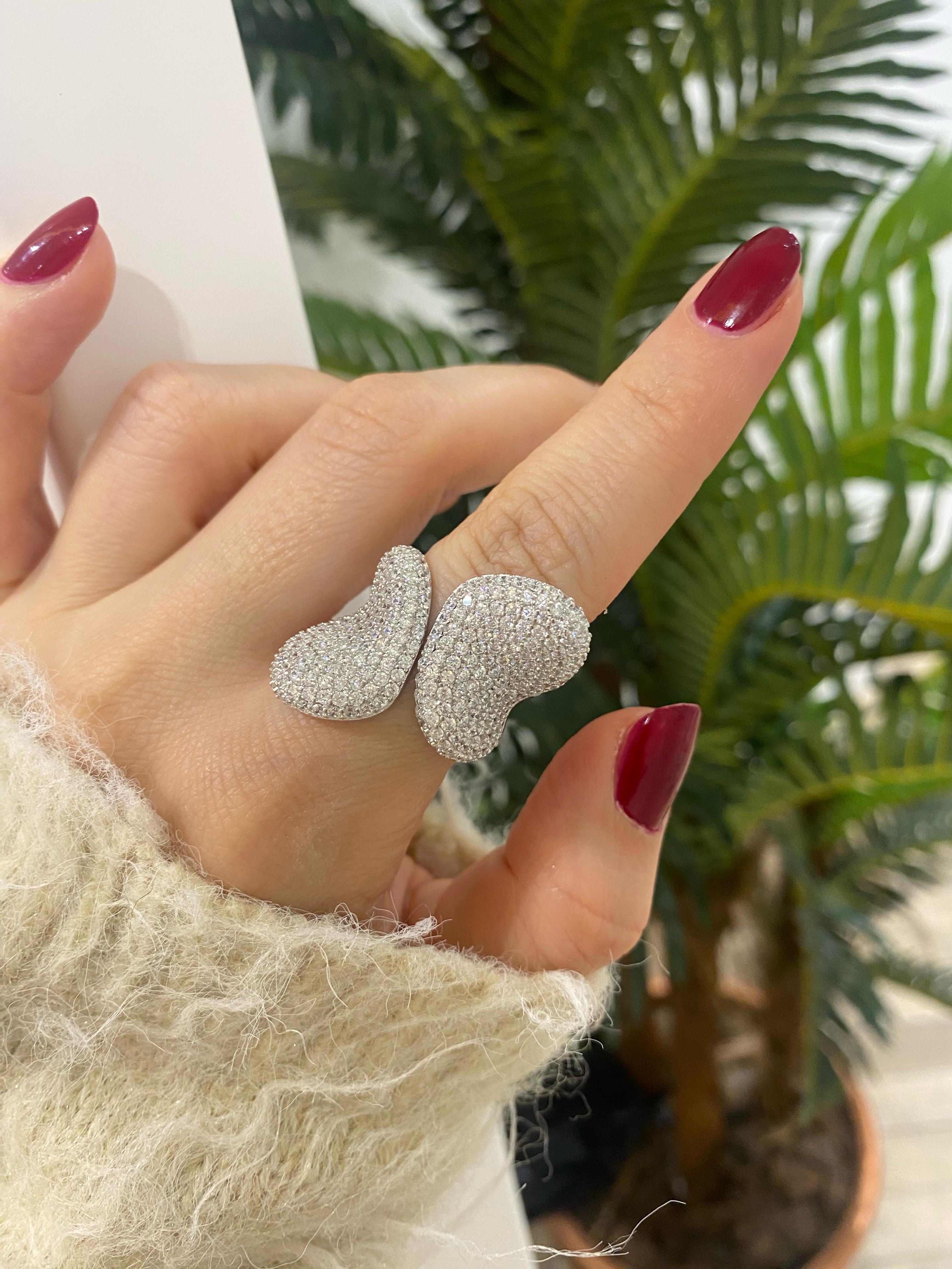 Kadın Gümüş İthal Zirkon Taşlı Tasarım Yüzük