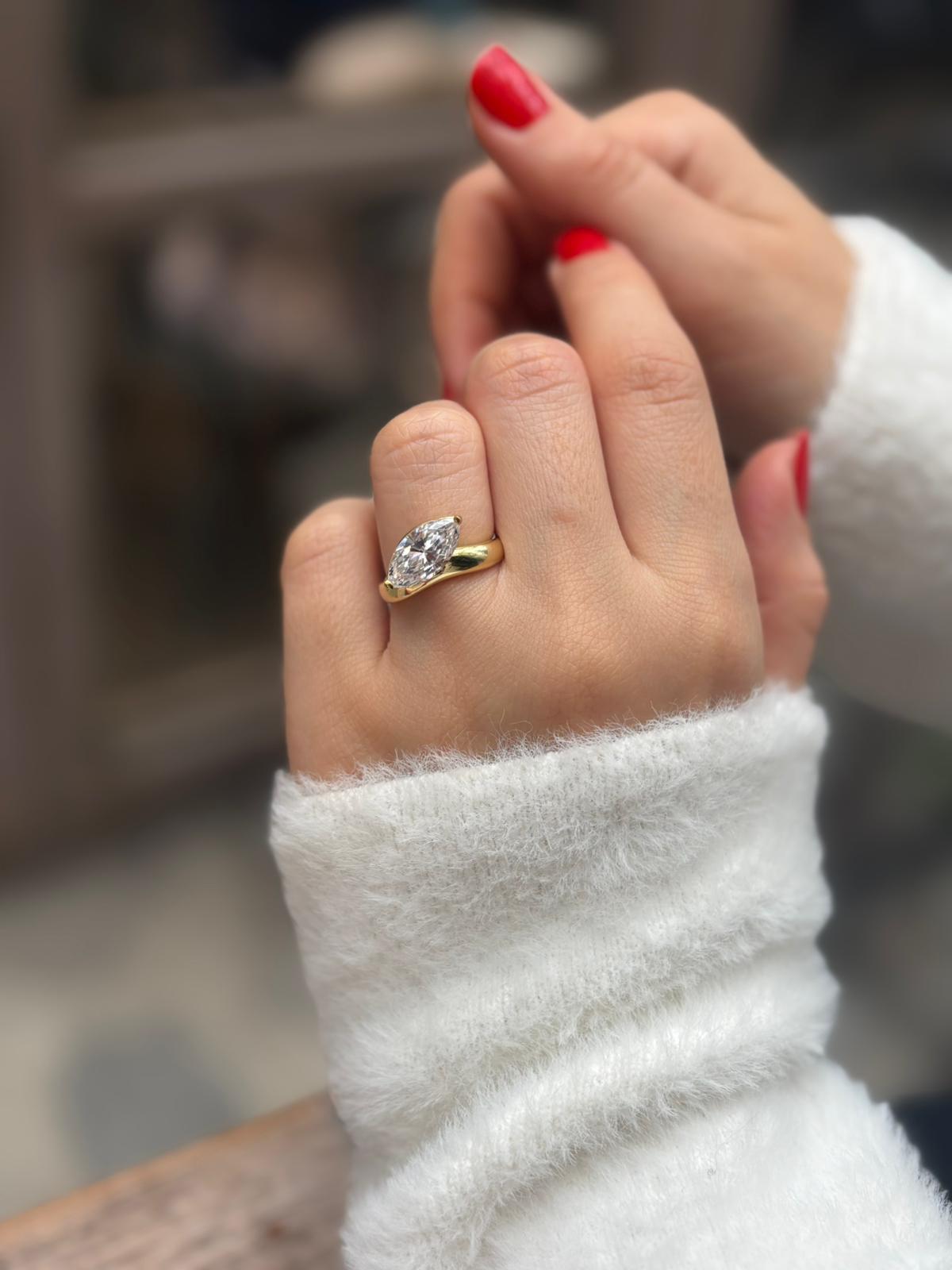 Kadın Gümüş Markiz Taşlı Tektaş Yüzük