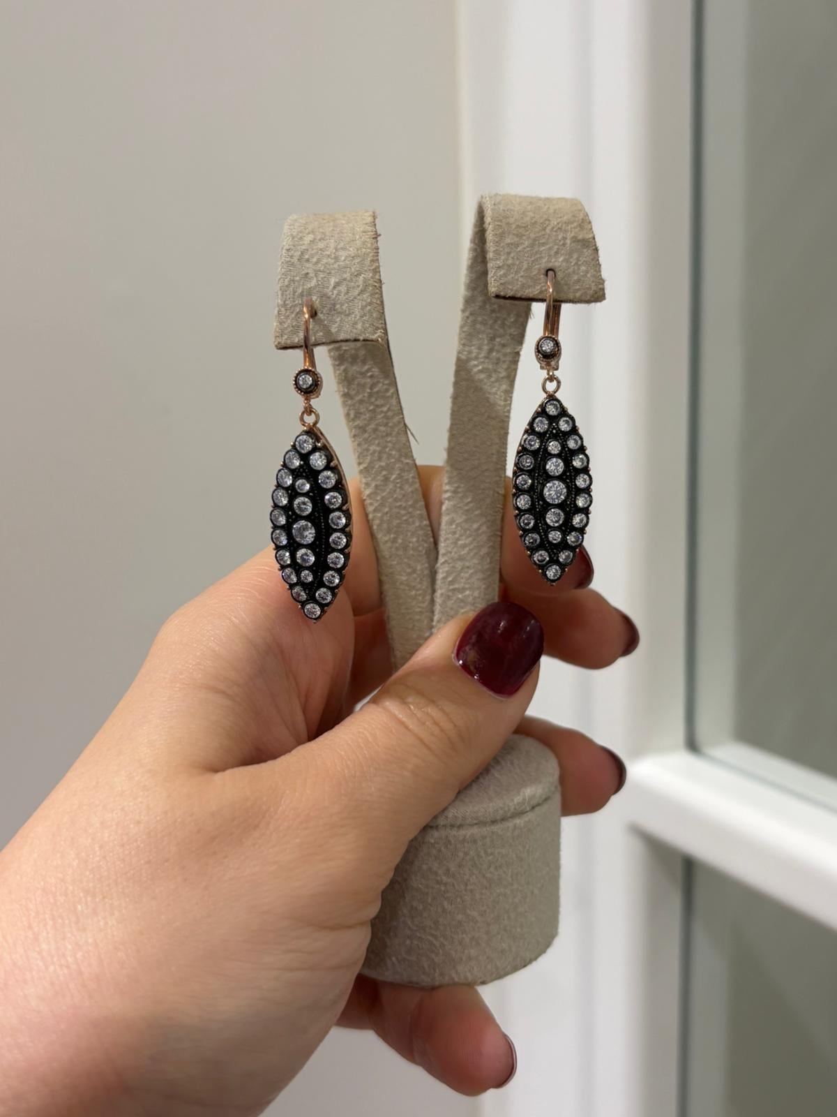 Kadın Gümüş Mekik Model Elmas Montür Küpe