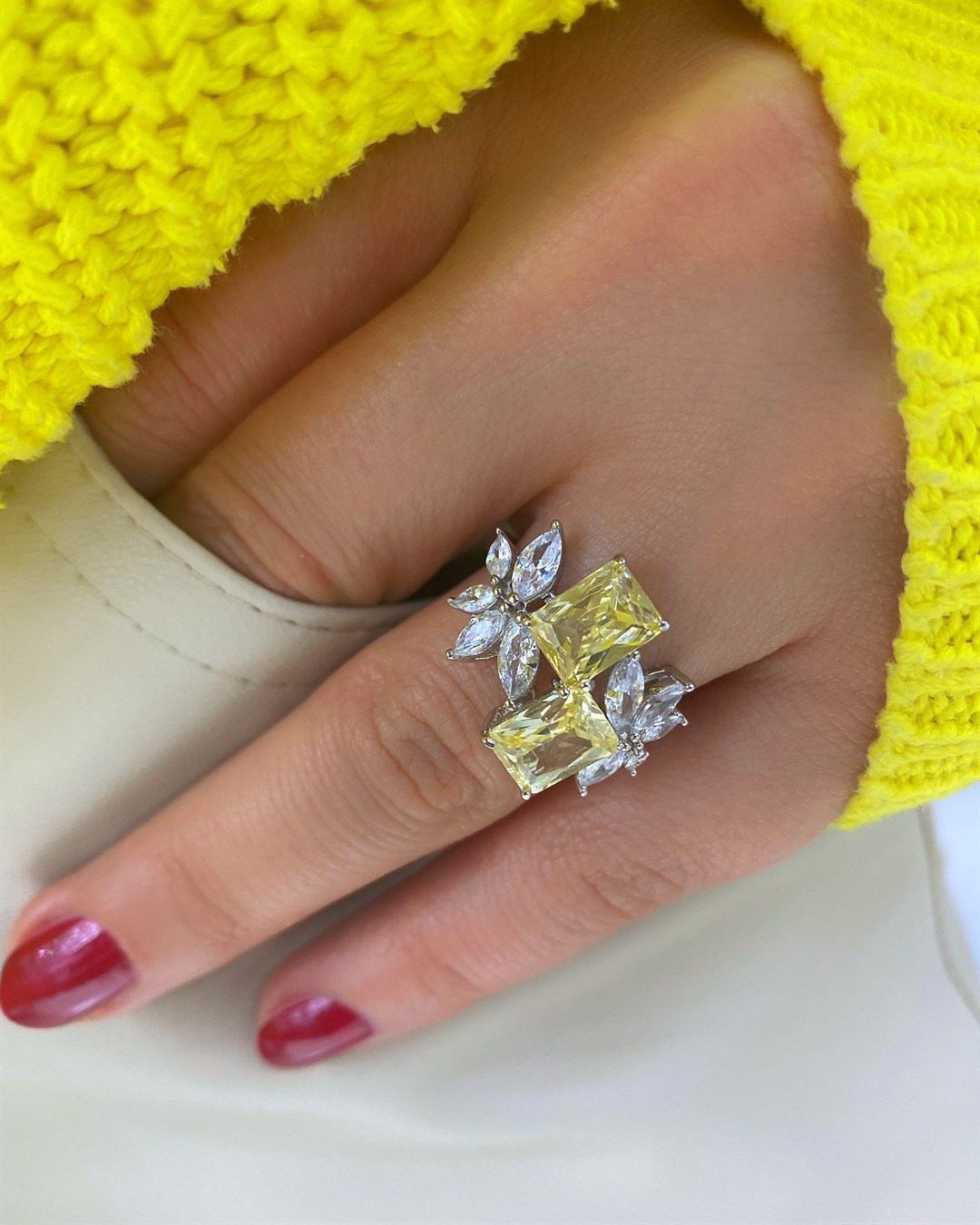 Kadın Gümüş Sarı Topaz Baget  Taşlı Yüzük