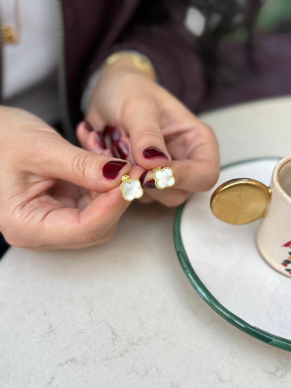 Kadın Gümüş Sedefli Yonca Küpe