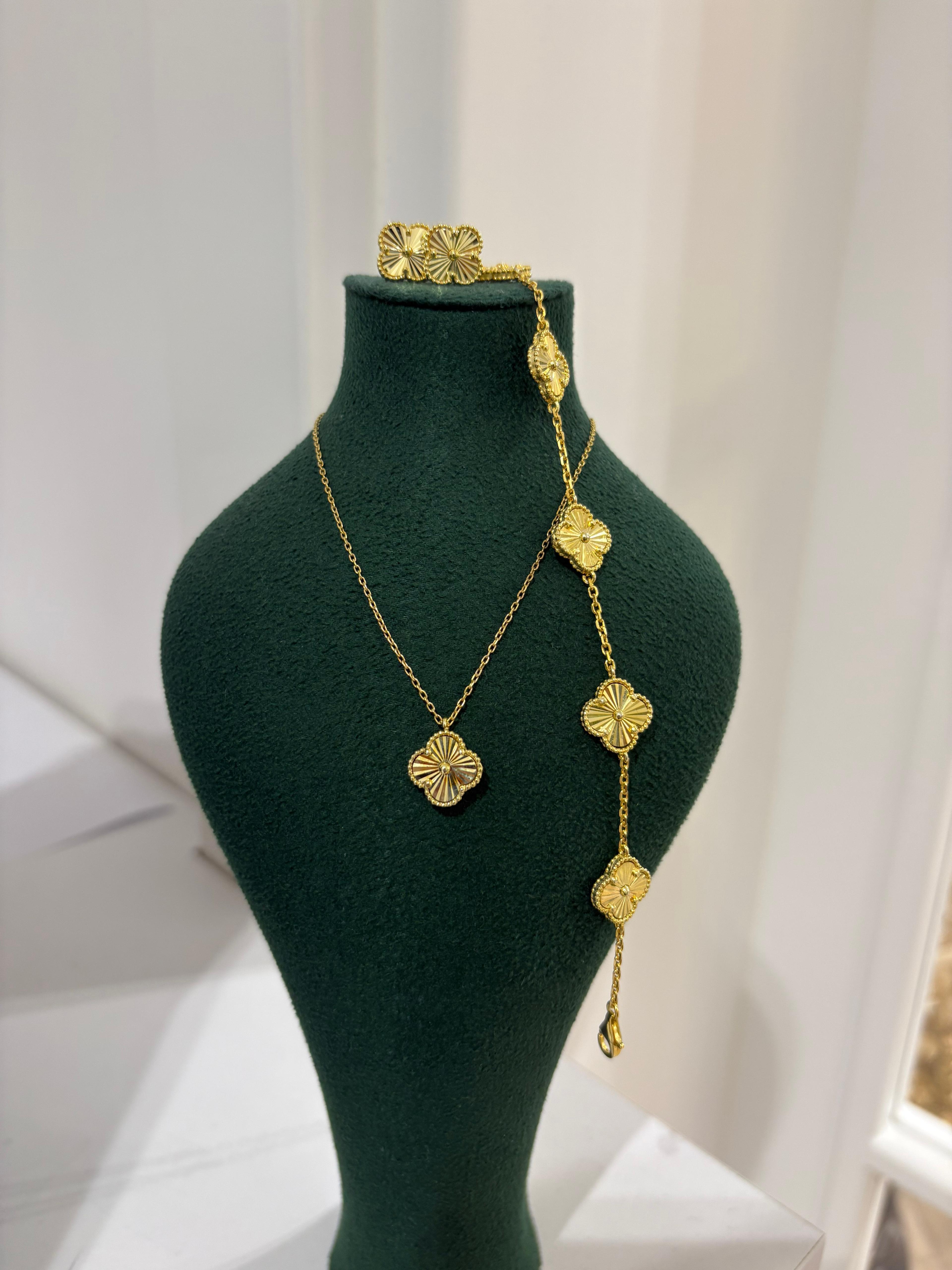 Kadın Gümüş Yonca Kolye Yonca Bileklik ve Küpe Seti