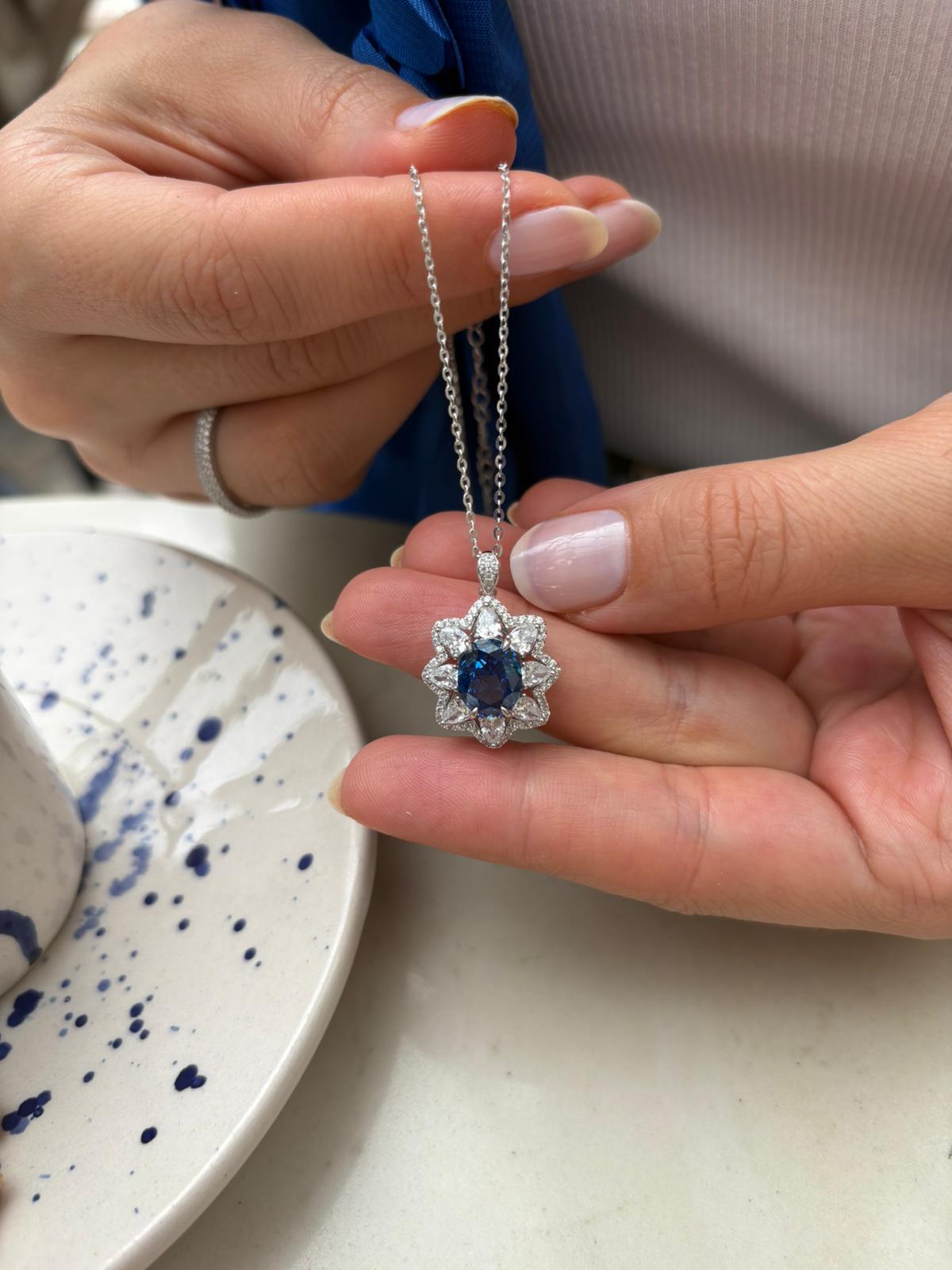 Kadın Gümüş Zirkon Taşlı Kolye 