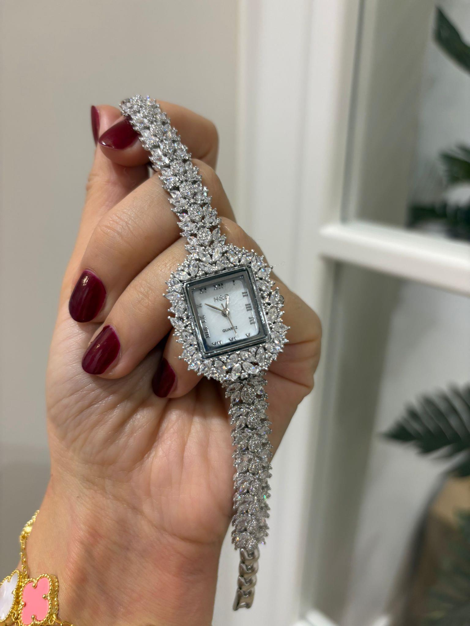 Kadın Gümüş Zirkon Taşlı Saat 