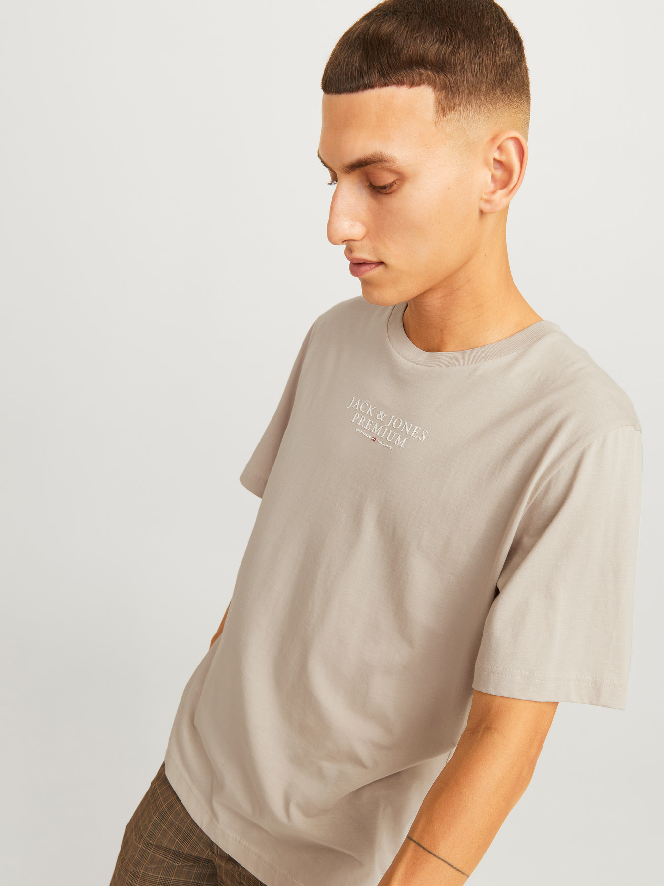 Jack&Jones Premıum Erkek 12217167 Jprbluarchıe Ss Tee Crew Neck Noos Krem