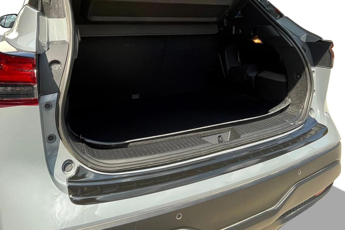 Nissan Qashqai Arka Tampon Eşiği Parlak Plastik 2021 ve Sonrası