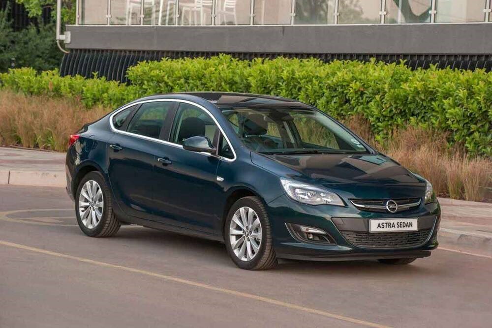 OMSA Opel Astra J Sedan Krom Cam Çerçevesi 12 Parça 2012-2019 Arası