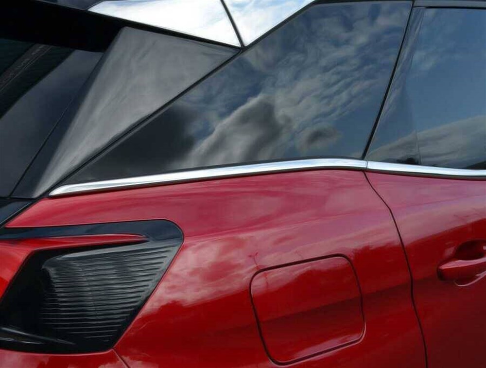 OMSA Peugeot 3008 Krom Cam Alt Çıtası 8 Parça 2016-2023 Arası