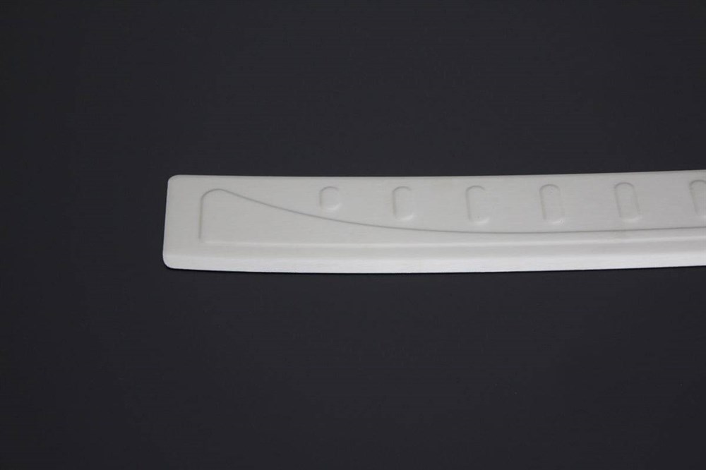 OMSA VW Passat B8 Krom Taşlı Arka Tampon Eşiği  2015-2019 Arası