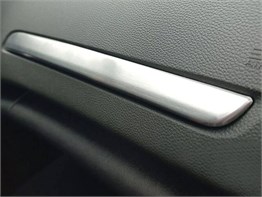 OMSA Renault Megane 4 HB Krom Ön Konsol Çıtası 2016 ve Sonrası