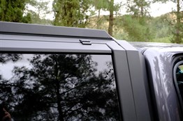 OMSA Toyota Hilux Omcap Camlı Kabin Paslanmaz Çelik 2015 ve Sonrası