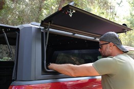 OMSA Toyota Hilux Omcap Kapalı Kabin Paslanmaz Çelik 2015 ve Sonrası