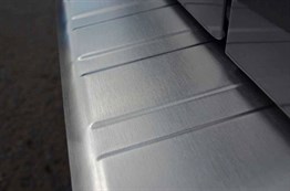 OMSA Renault Trafic 3 Krom Arka Tampon Eşiği Taşlı 2014-2024 Arası