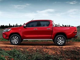 OMSA Toyota Hilux Krom Cam Alt Çıtası 2015 ve Sonrası