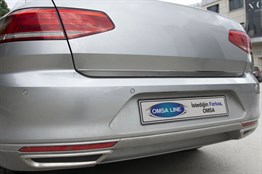 OMSA VW Passat B8.5 Siyah Krom Bagaj Alt Çıtası 2019 ve Sonrası