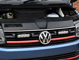OMSA VW T6 Transporter Ön Panjur Üst Çıtası 2015-2019 Arası