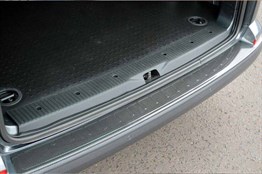 VW T6.1 Caravelle Karbon Arka Tampon Eşiği Tek Kapılı 2020 ve Sonrası