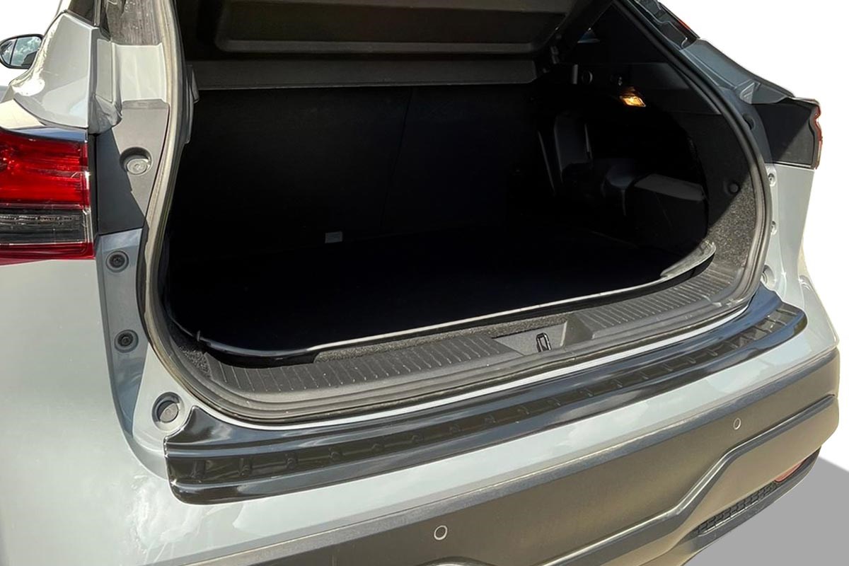 Nissan Qashqai Arka Tampon Eşiği Parlak Plastik 2021 ve Sonrası