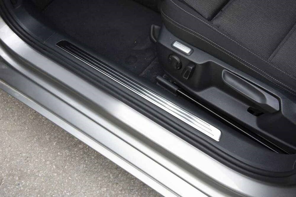 VW Passat B8 Krom İç Kapı Eşiği 4 Parça 2015 ve Sonrası