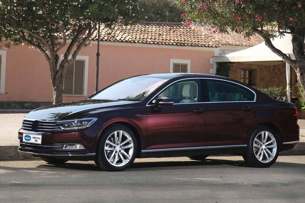 VW Passat B8 Krom Yan Kapı Alt Çıtası 8 Parça 2015-2019 Arası