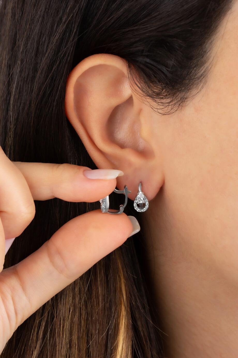 Damla Figürlü Gümüş Çocuk J Küpe